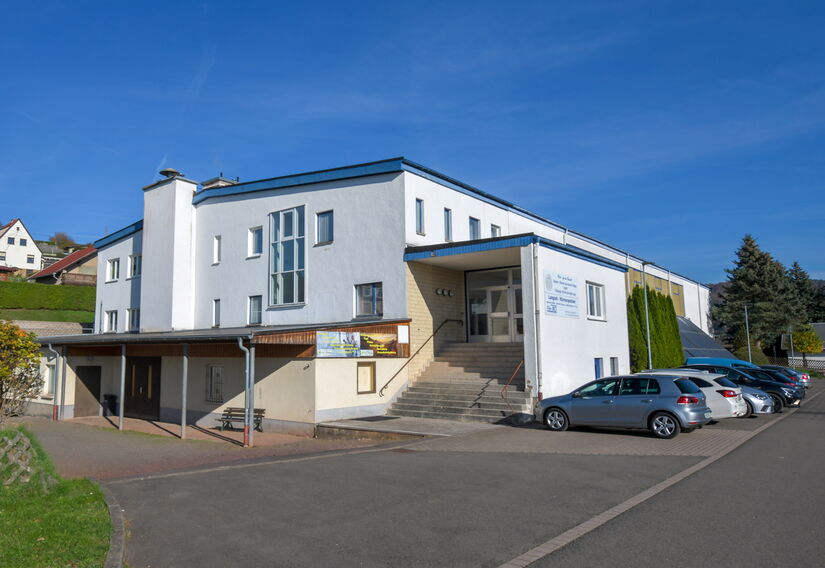 Sporthalle Trusetal von außen